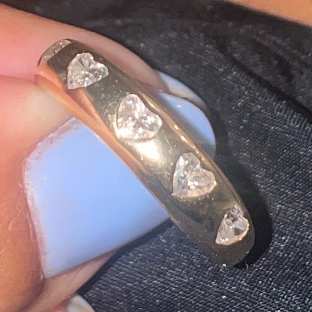 Jewels Park 18K yellow gold Mini Chunky Diamond Heart Ring - Picture 3 of 7